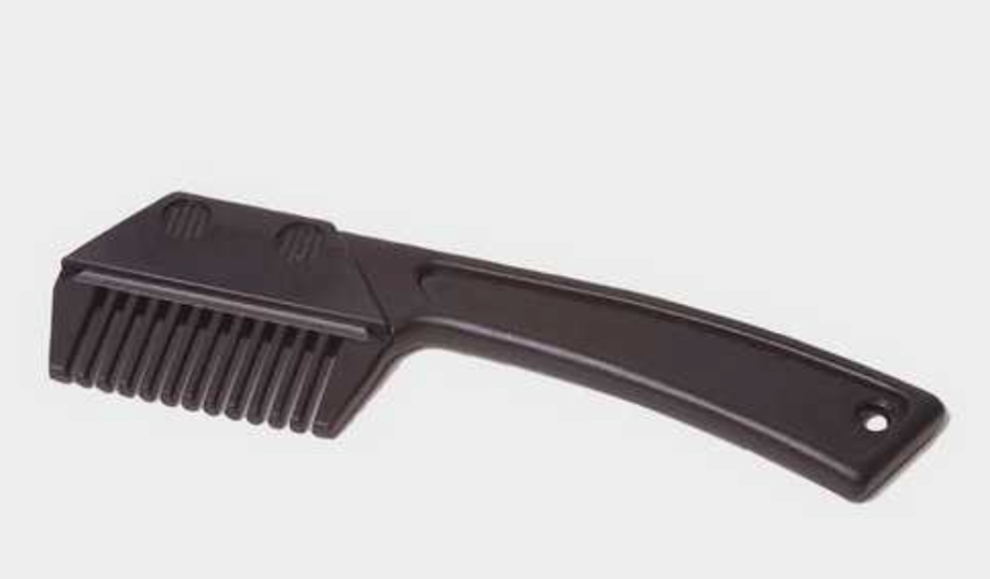 Pictured is the Roma Mane Comb and Thinning Blade